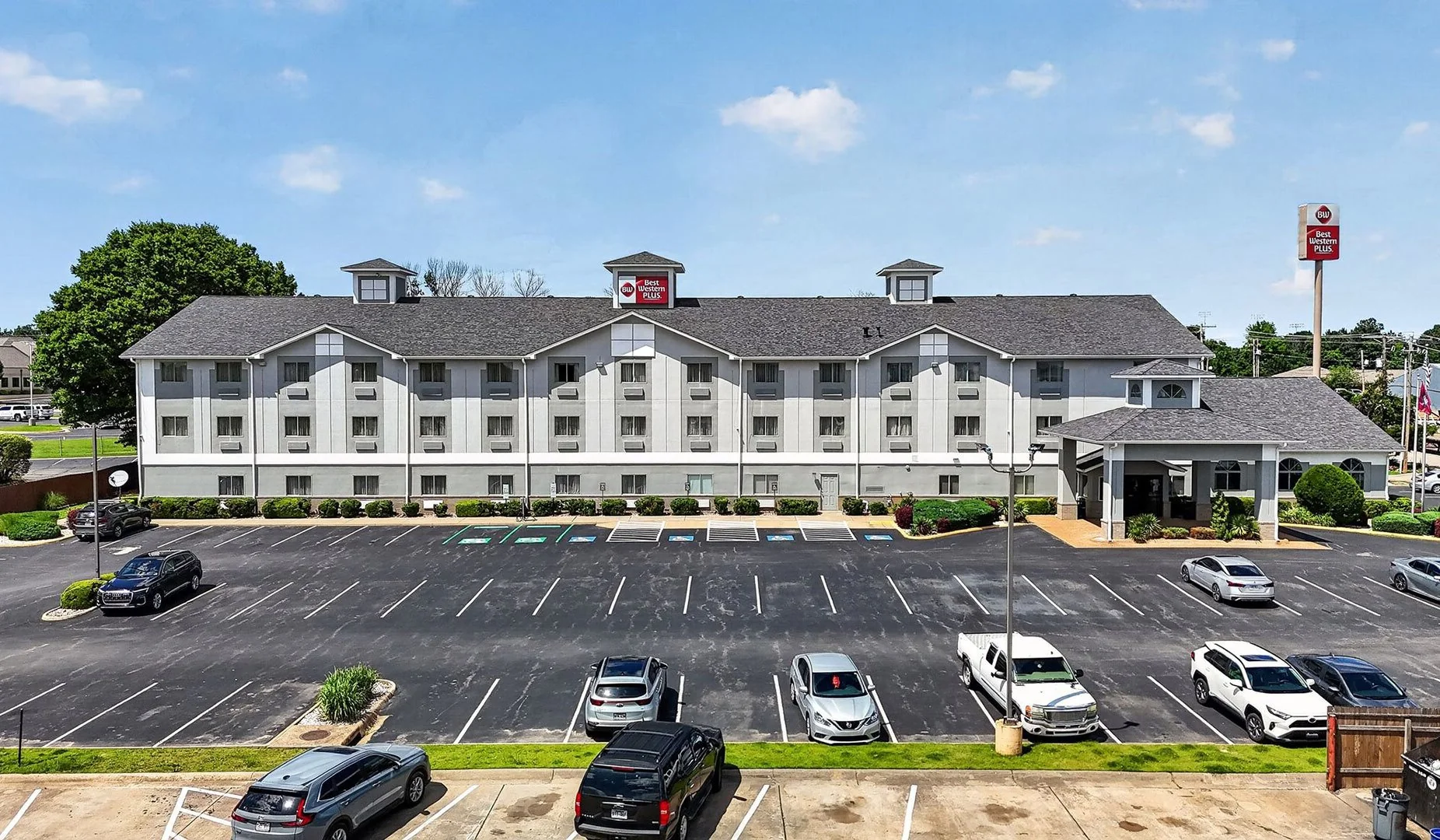 Best Western Plus Searcy Inn — Sale in Searcy, AR, photo 1 of 6