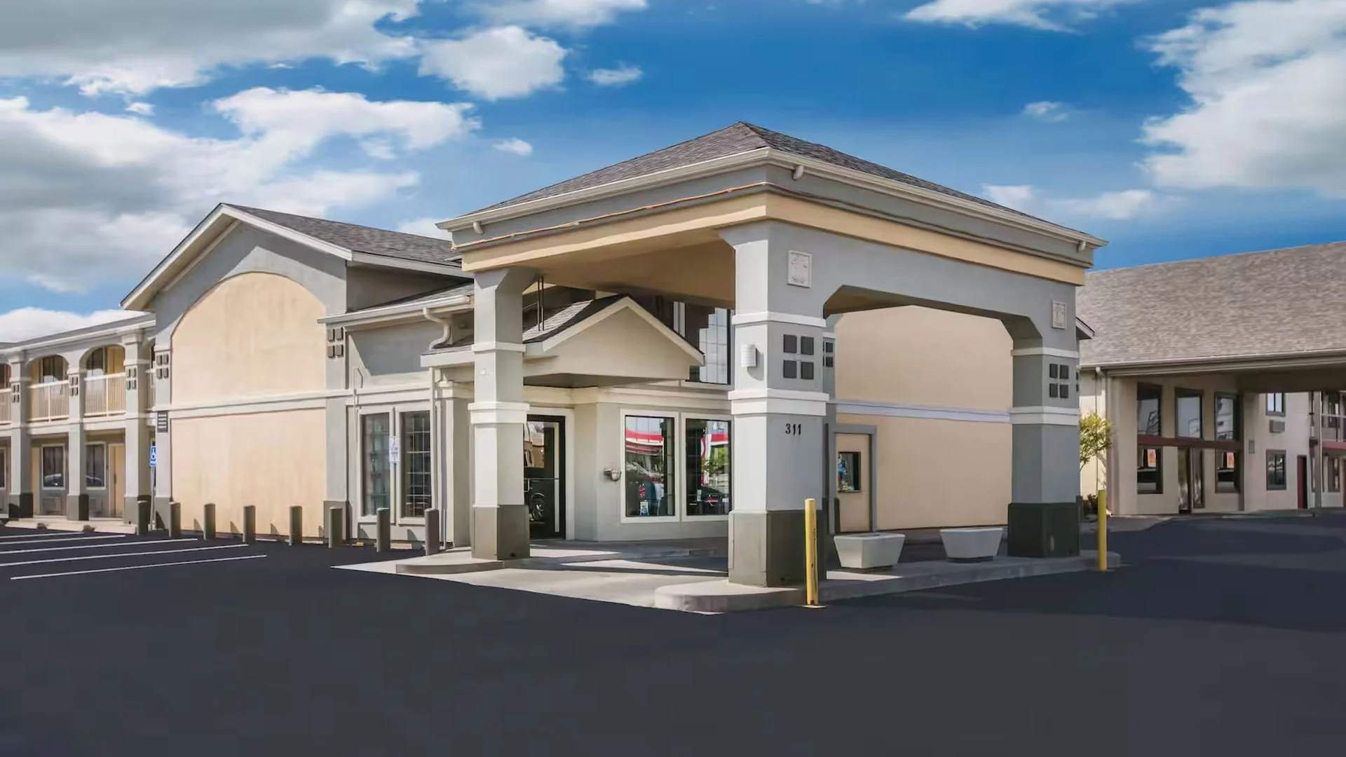 Red Roof Inn OK Airport I-40 West Fairgrounds & Super… — Sale in Oklahoma City, OK, photo 3 of 6