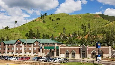 Comfort Inn & Suites Deadwood - New Card — Sale in Deadwood, SD, photo 1 of 2