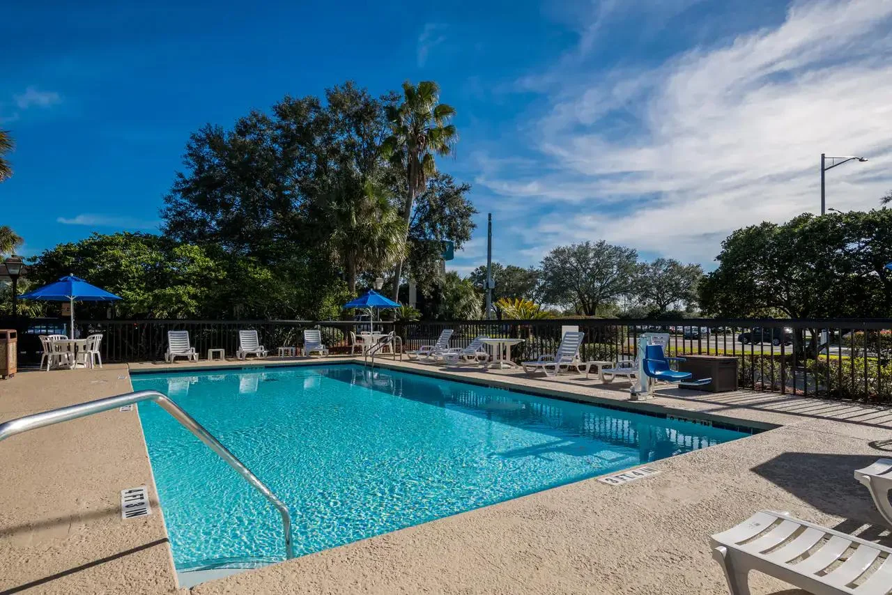 Quality Inn Orange Park Jacksonville — Sale in Jacksonville, FL, photo 2 of 5