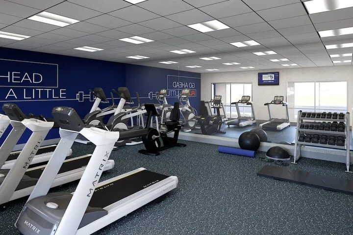 Holiday Inn Express — Sale in Asheville, NC, photo 2 of 5