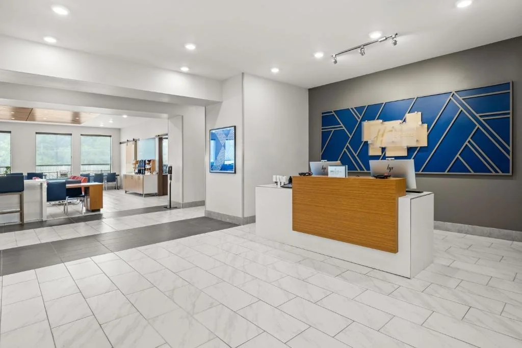 Holiday Inn Express — Sale in Asheville, NC, photo 3 of 5