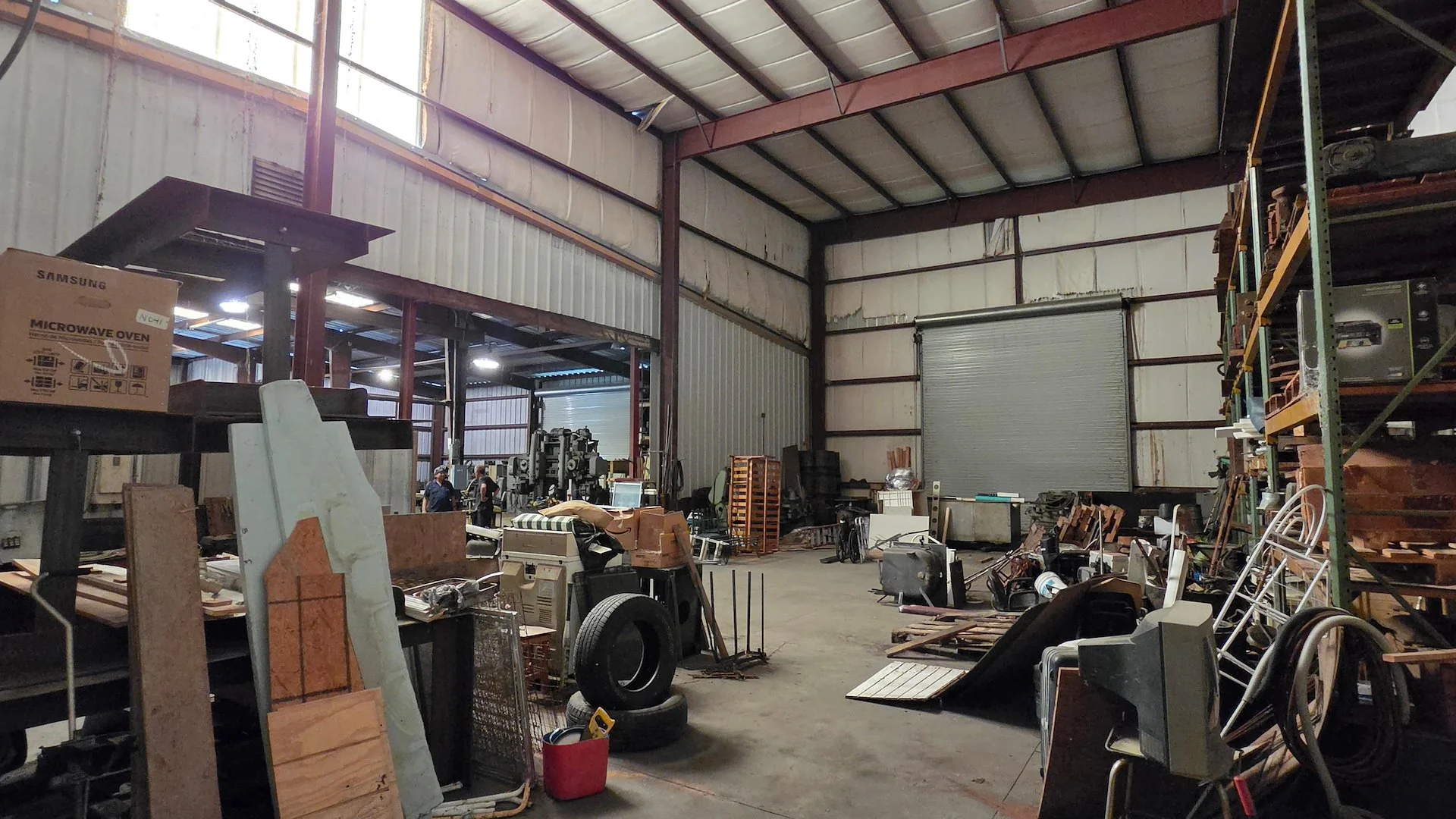 8,790 SF Warehouse | Manufacturing Zoning | 1.38 AC — Sale in Tampa, FL, photo 2 of 8