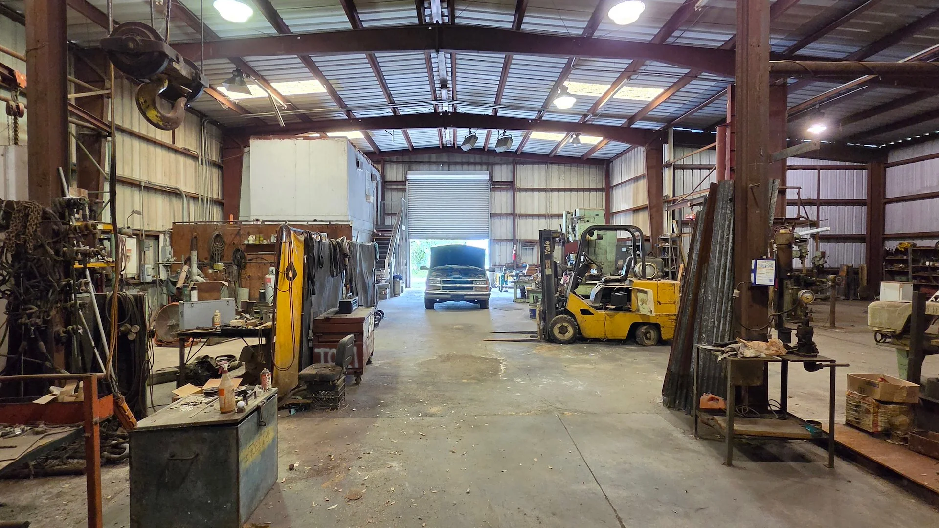 8,790 SF Warehouse | Manufacturing Zoning | 1.38 AC — Sale in Tampa, FL, photo 4 of 8