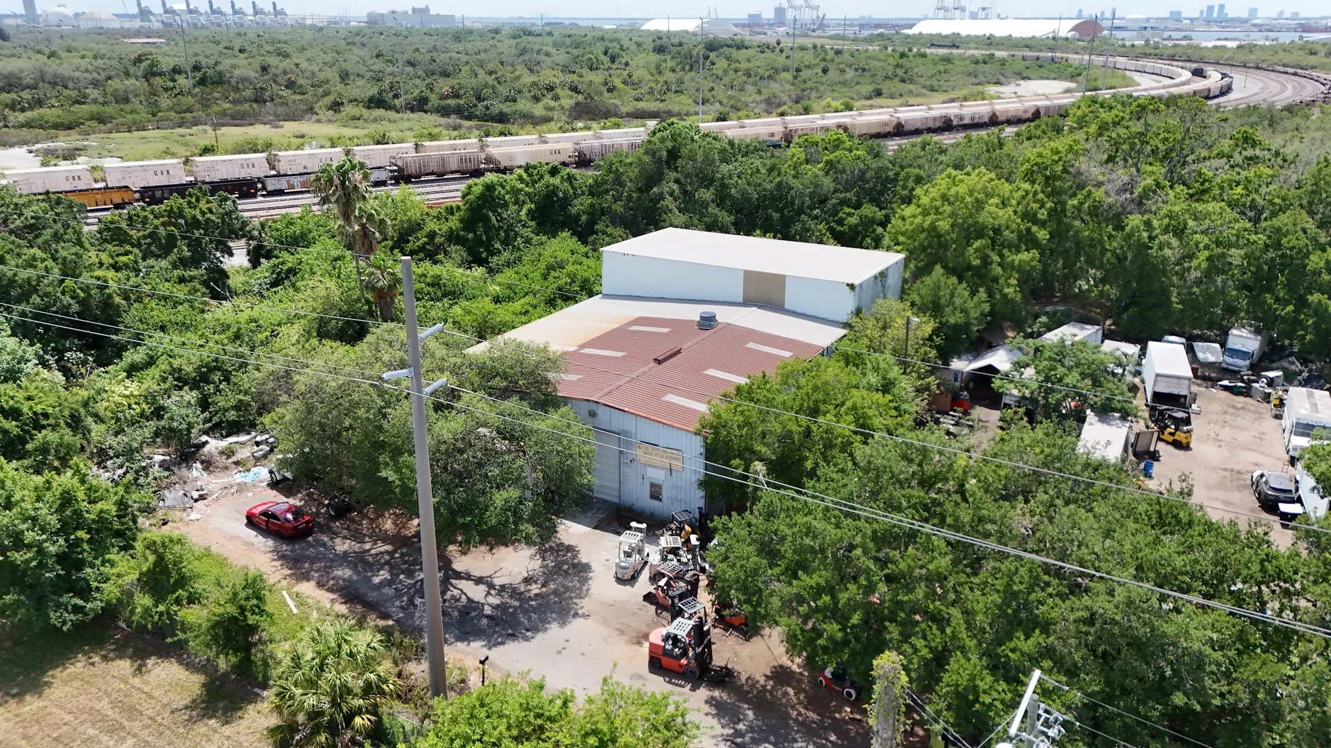 8,790 SF Warehouse | Manufacturing Zoning | 1.38 AC — Sale in Tampa, FL, photo 6 of 8