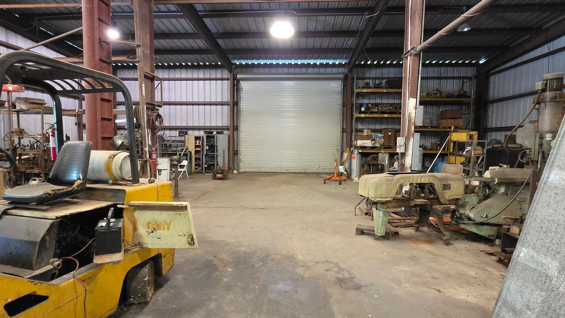 8,790 SF Warehouse | Manufacturing Zoning | 1.38 AC — Sale in Tampa, FL, photo 7 of 8