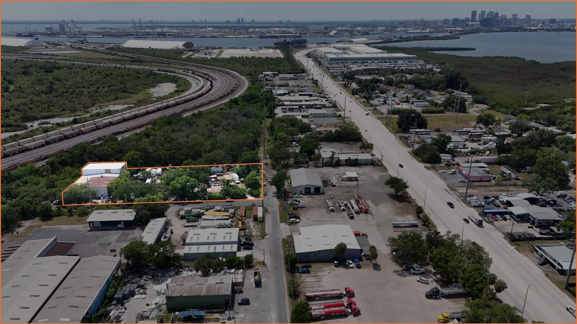 8,790 SF Warehouse | Manufacturing Zoning | 1.38 AC — Sale in Tampa, FL, photo 8 of 8