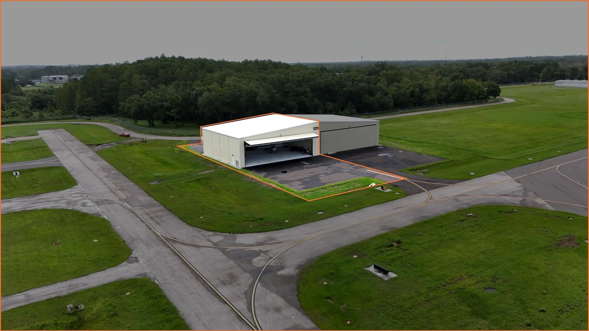 6,000 SF Hangar | Tampa Exec. Airport | For Sale/Lease — Sale in Tampa, FL, photo 1 of 5
