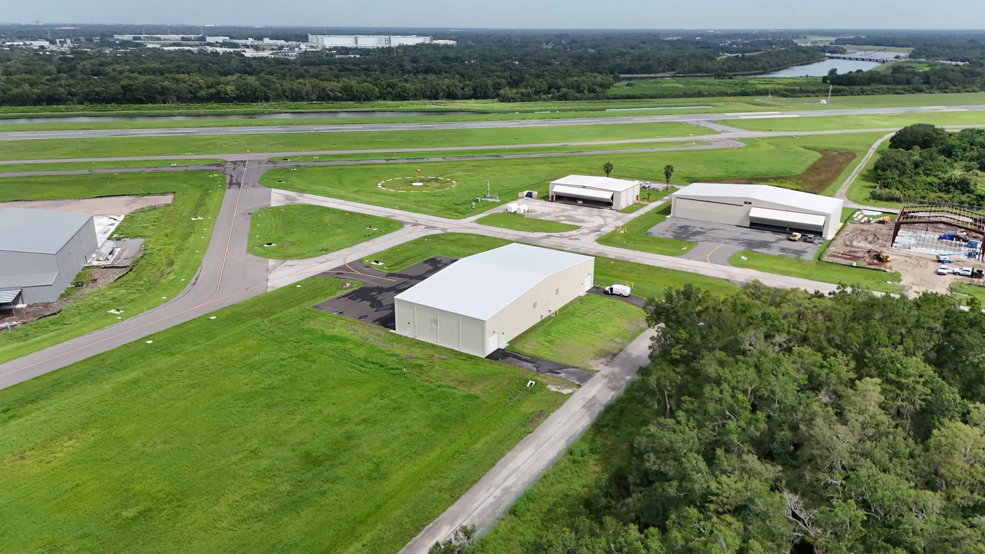 6,000 SF Hangar | Tampa Exec. Airport | For Sale/Lease — Sale in Tampa, FL, photo 2 of 5