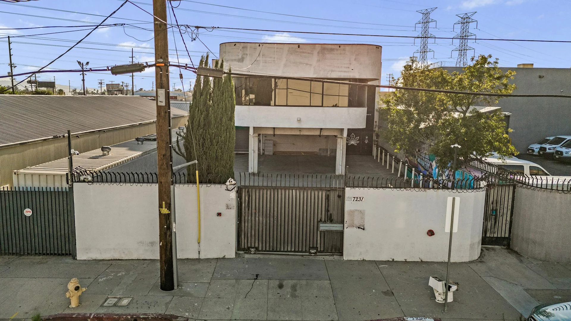 7231 Hinds Ave — Sale in North Hollywood, CA, photo 1 of 6