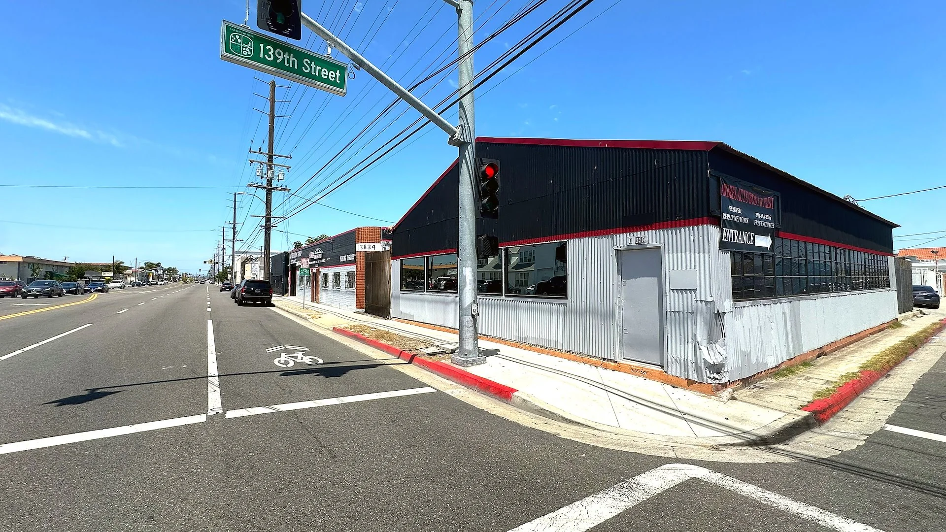 13834 Prairie Ave — Sale in Hawthorne, CA, photo 3 of 4