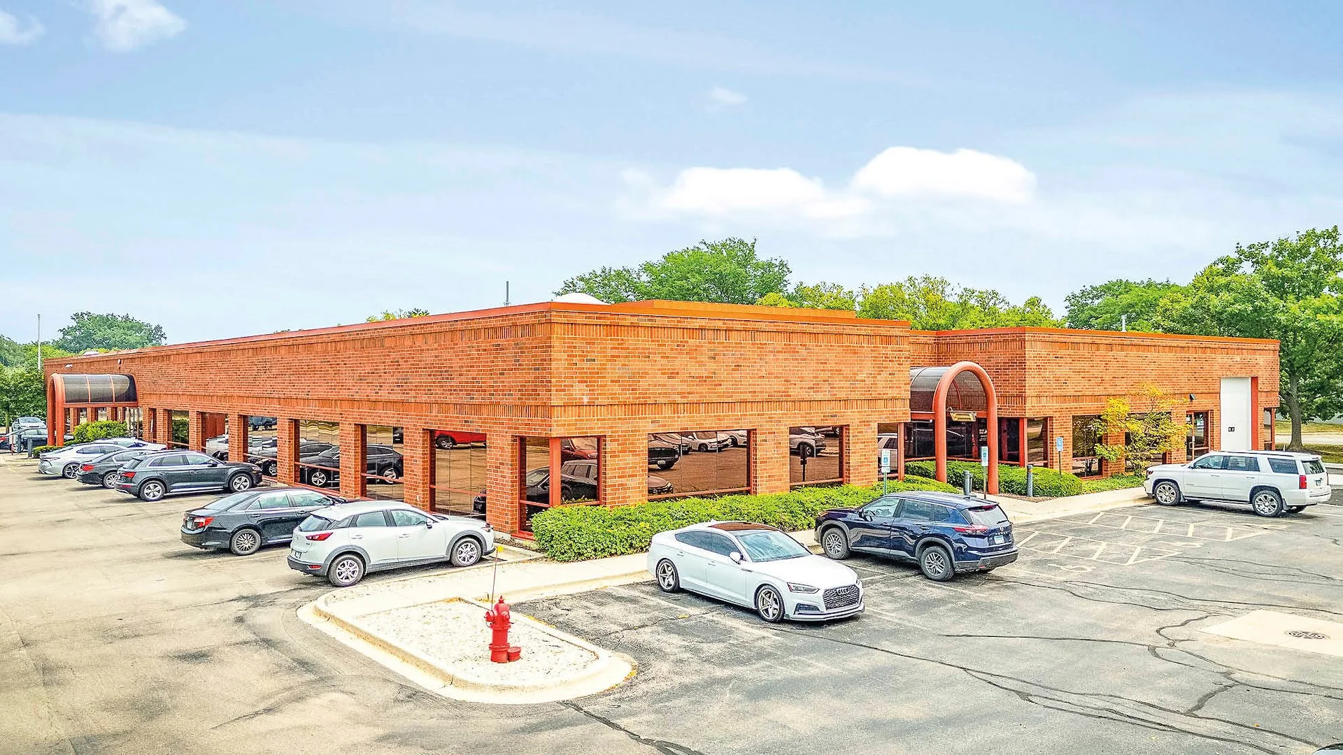 Abbott Labs (NYSE: ABT) Anchored Flex Opportunity — Sale in Buffalo Grove, IL, photo 1 of 2