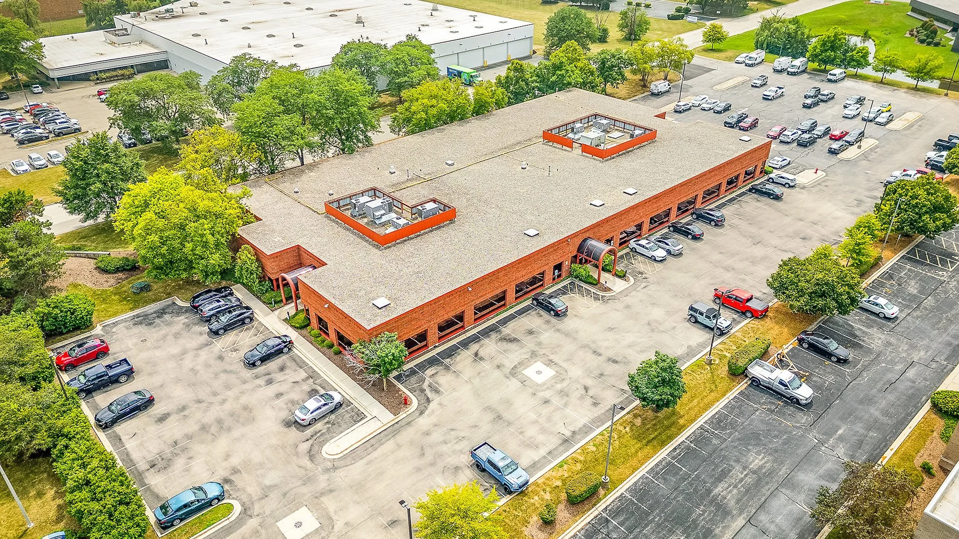 Abbott Labs (NYSE: ABT) Anchored Flex Opportunity — Sale in Buffalo Grove, IL, photo 2 of 2