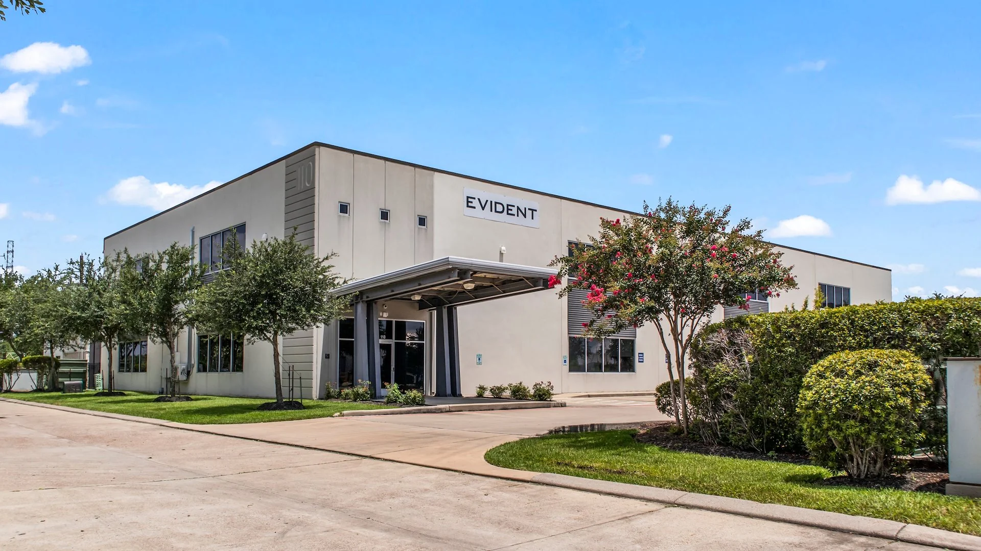 Evident — Sale in Webster, TX, photo 1 of 5