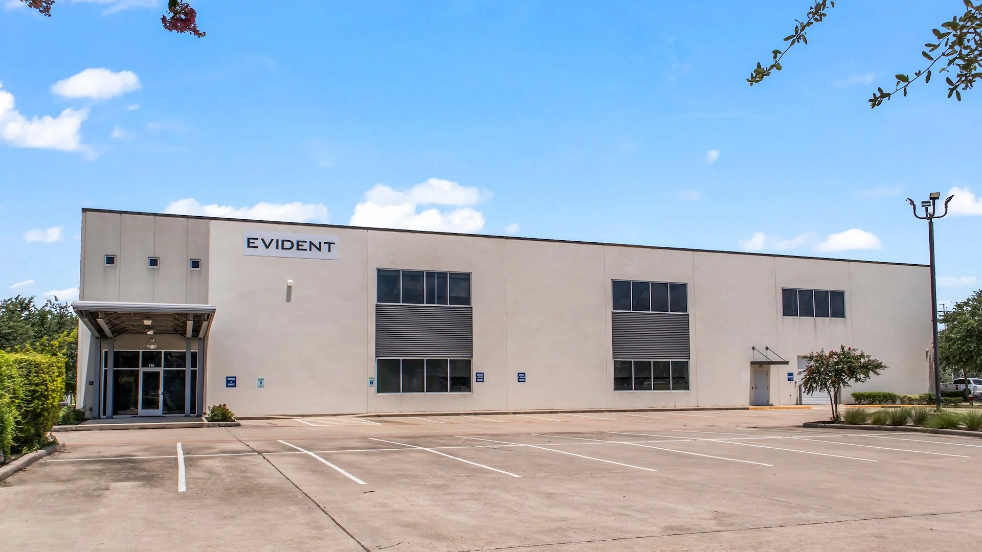Evident — Sale in Webster, TX, photo 3 of 5
