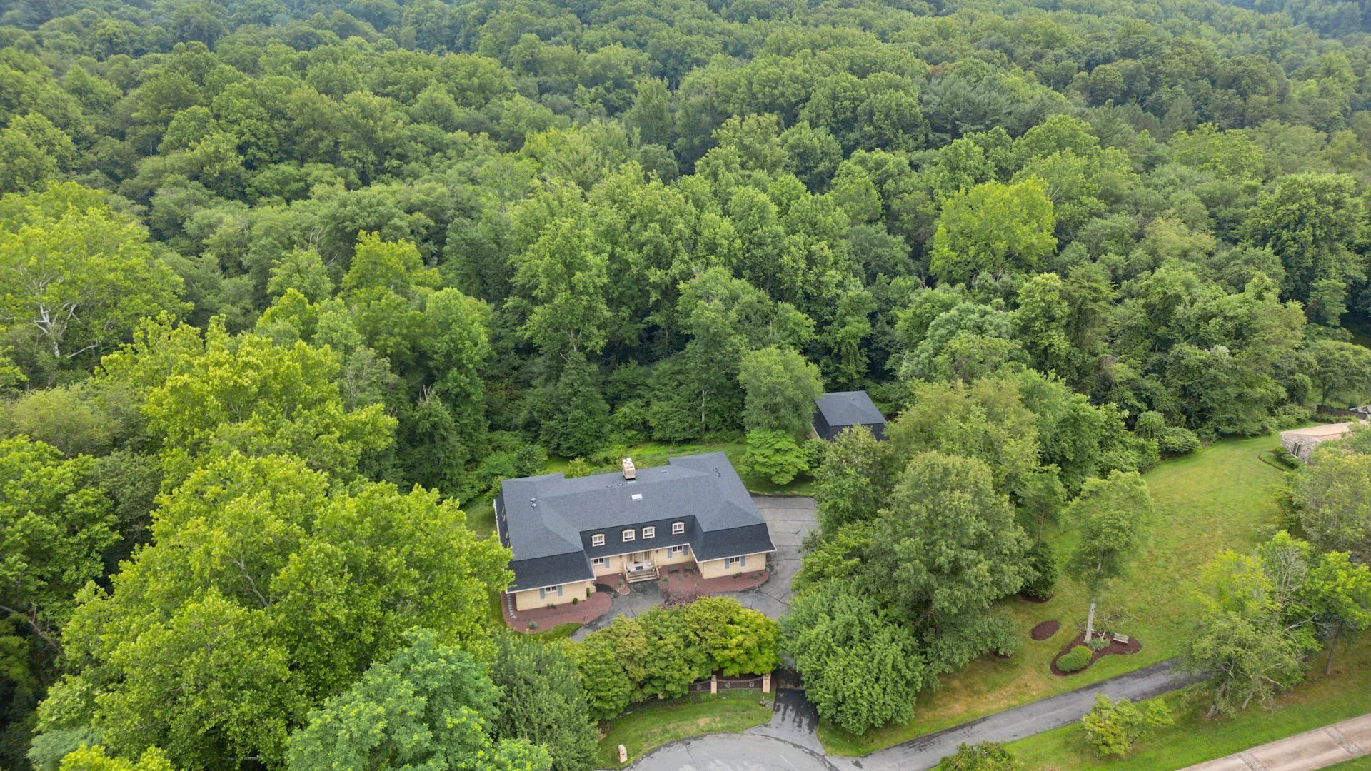 3.04 Acre Legacy Estate + Adaptive Reuse Opportunity — Sale in Rockville, MD, photo 1 of 2