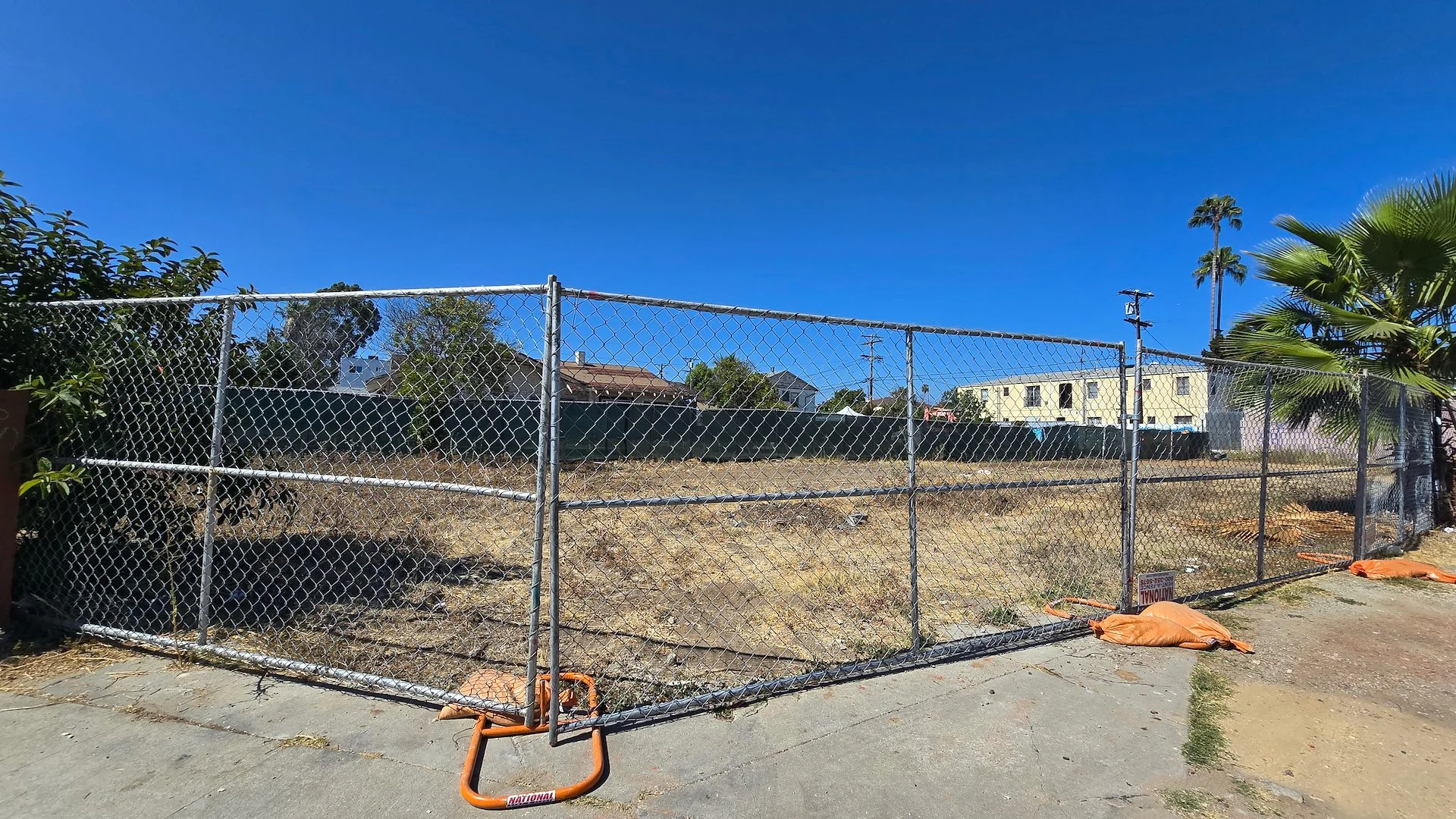 926 N Kingsley Dr — Sale in Los Angeles, CA, photo 3 of 3