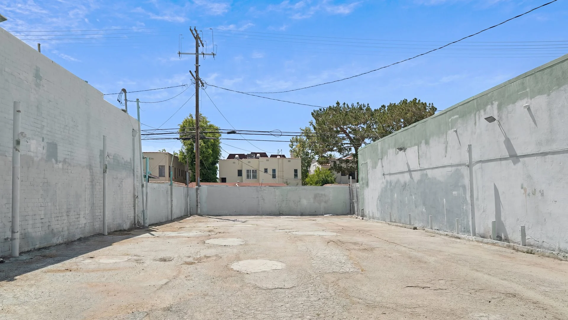 133 N La Brea Ave, Los Angeles, CA 90036 — Sale in Los Angeles, CA, photo 2 of 6