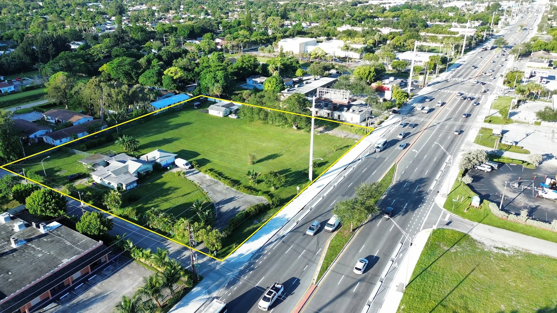 2.11 Acres Zoned CG | +40K VPD — Sale in Palm Springs, FL, photo 1 of 2