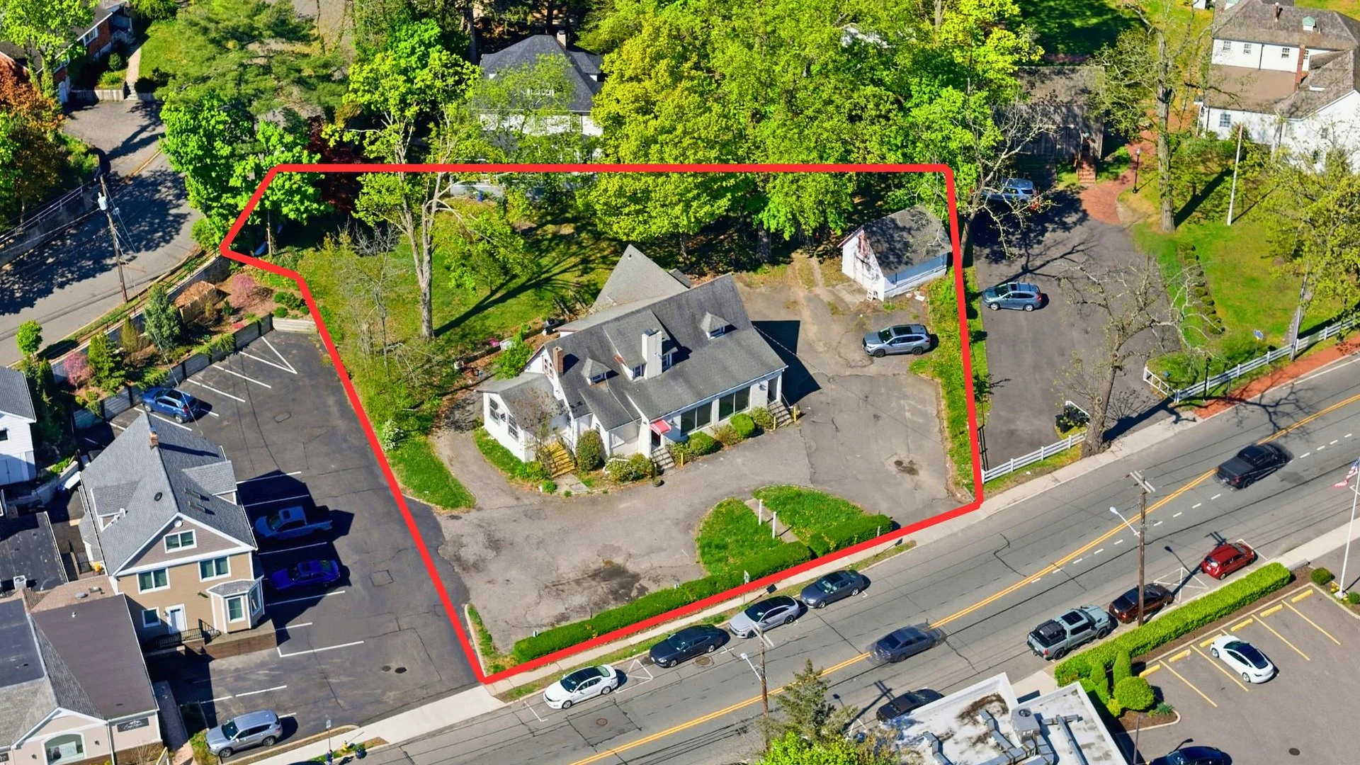 431 New York Ave, Huntington, NY — Sale in Huntington, NY, photo 1 of 3