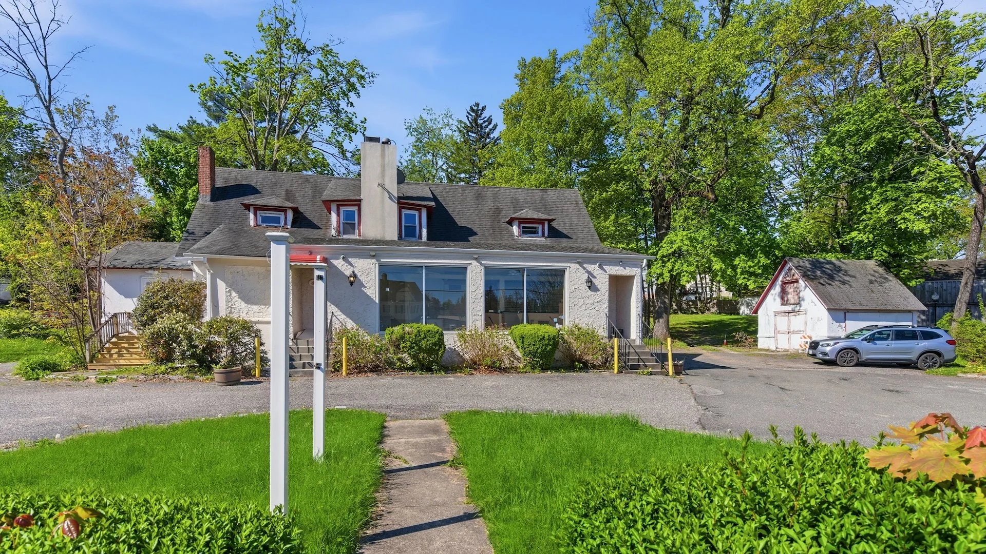 431 New York Ave, Huntington, NY — Sale in Huntington, NY, photo 2 of 3