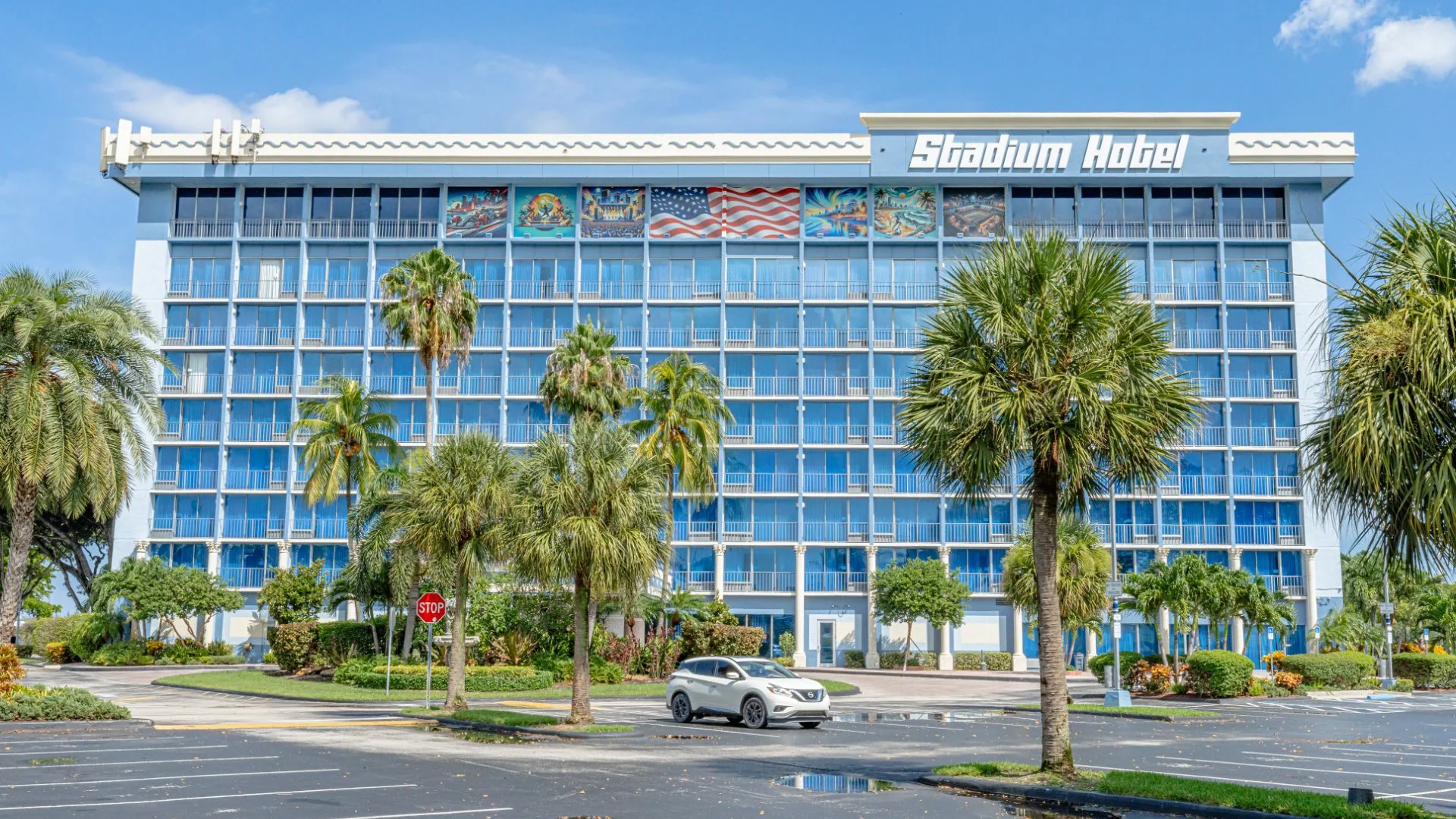 Stadium Hotel, Miami Gardens, FL — Sale in Miami Gardens, FL, photo 2 of 2