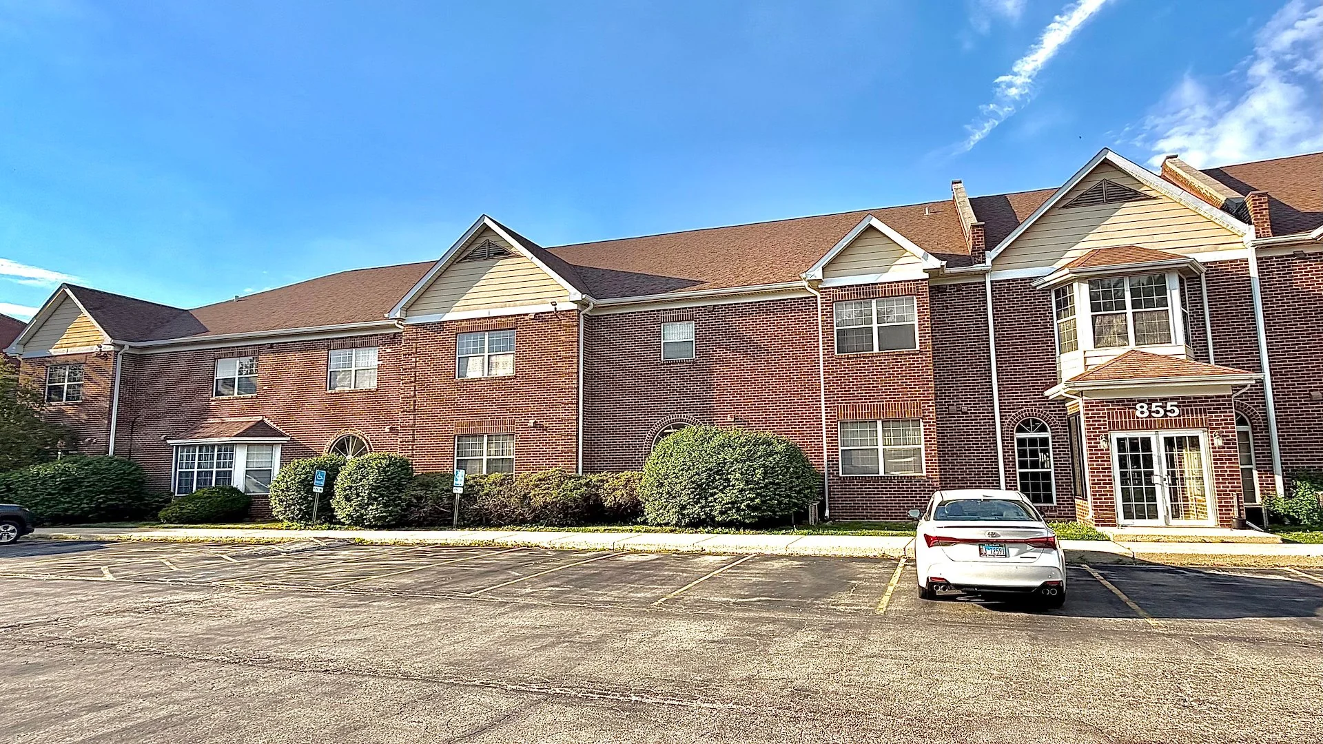 855 E Golf Rd — Sale in Arlington Heights, IL, photo 4 of 5