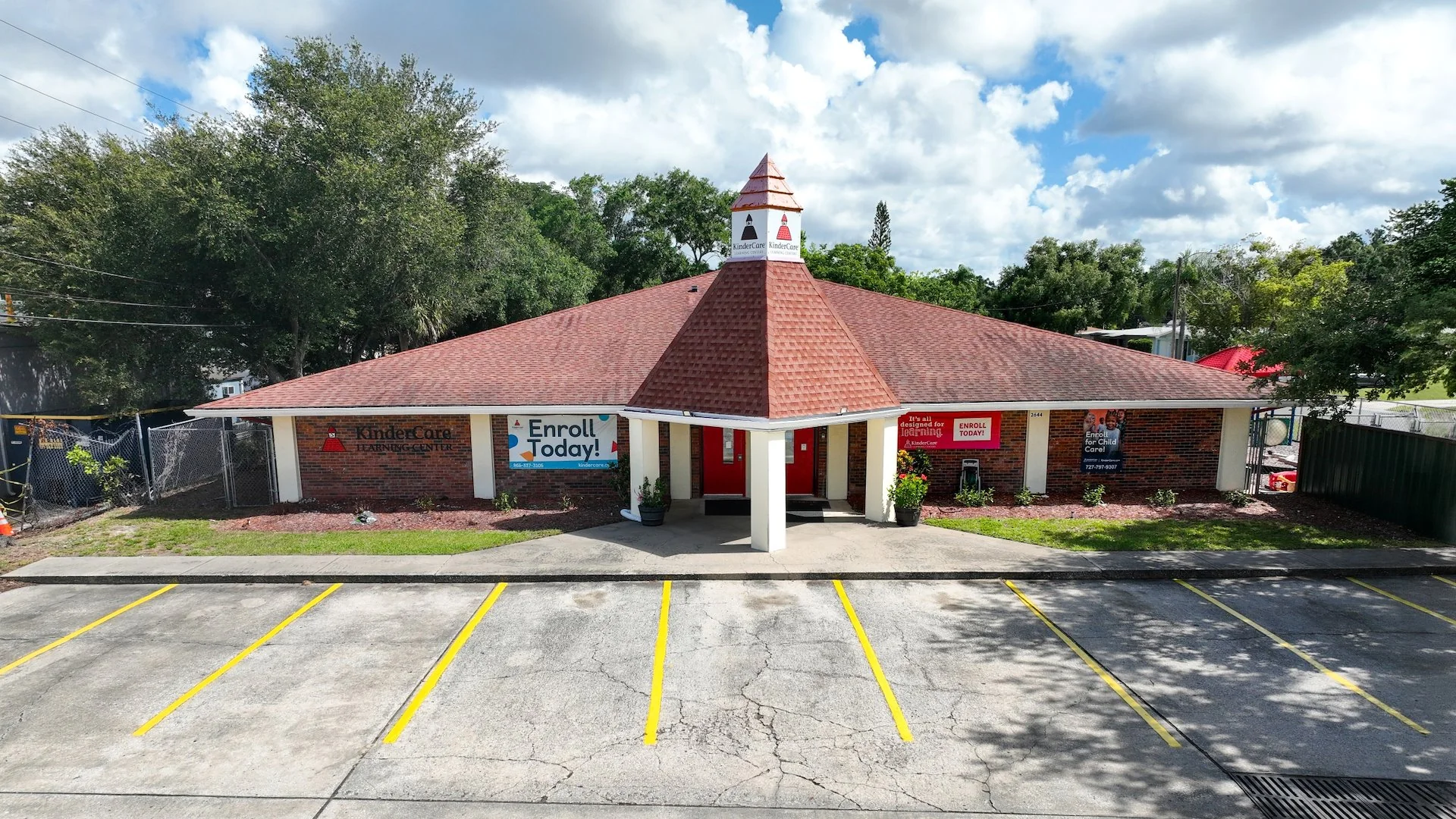 Former School (Repurpose / Redevelopment) — Sale in Clearwater, FL, photo 1 of 5