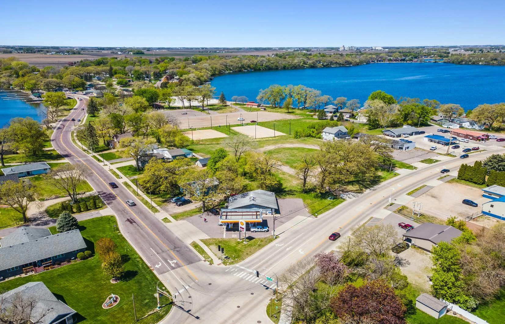 Shell Gas Station | Absolute-NNN Lease | ±19 Years… — Sale in Fairmont, MN, photo 1 of 3