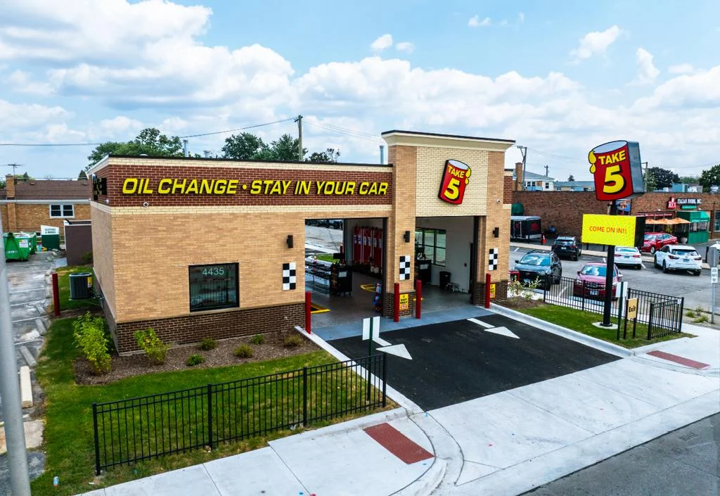 Take 5 Oil Change | Brand New Construction | Infill… — Sale in Norridge, IL, photo 1 of 8