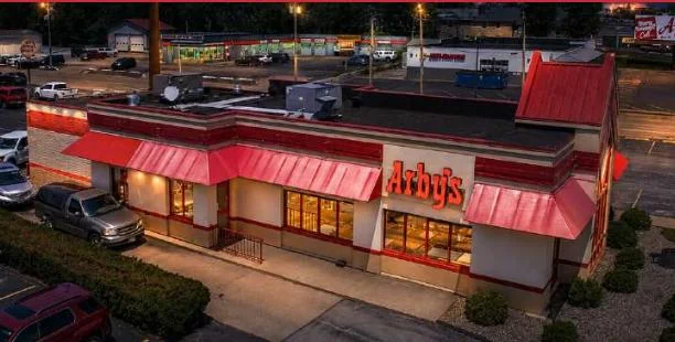 Arby's | Irreplaceable Signalized Corner — Sale in Davenport, IA, photo 2 of 2