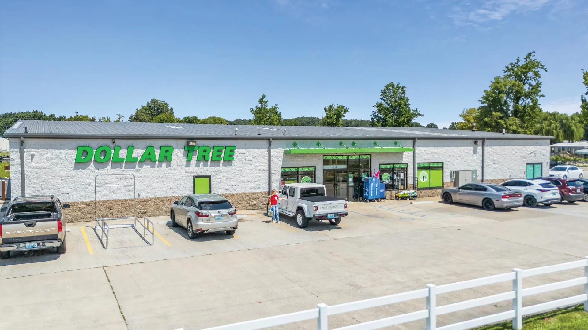 Dollar Tree | 8.25% Return on IG Credit — Sale in Greenville, KY, photo 1 of 3