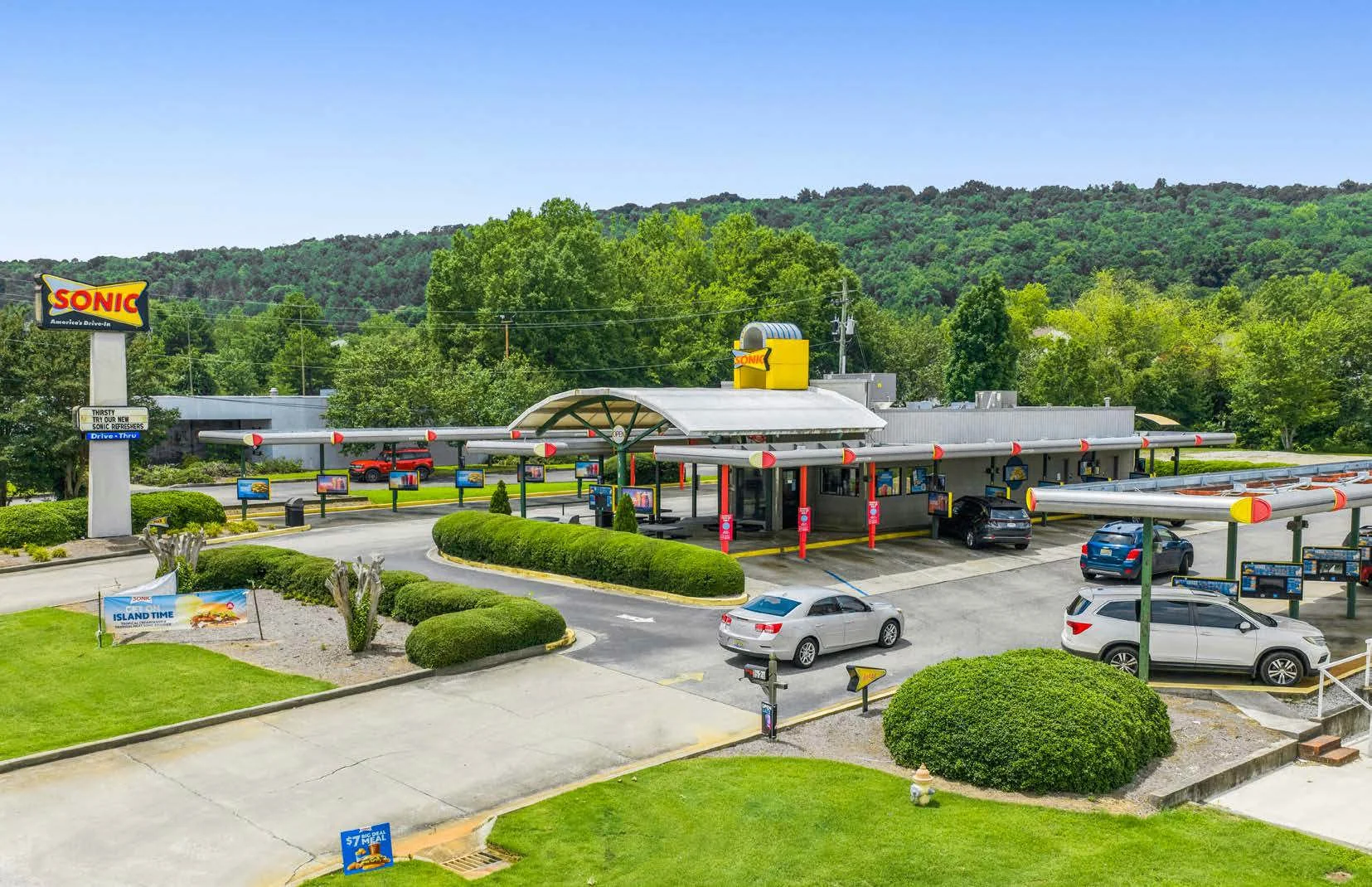 Sonic | New 20-Yr NNN | 6.25% CAP | Soar QSR (±190… — Sale in Anniston, AL, photo 1 of 3