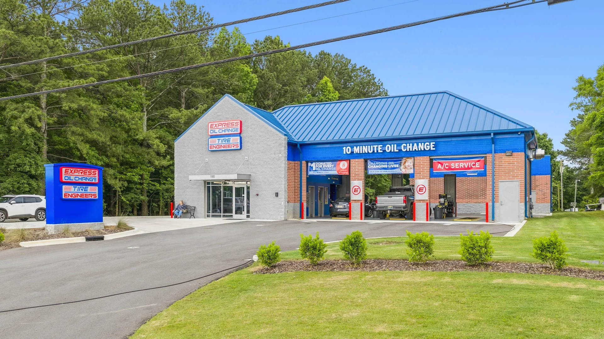 Express Oil Change & Tire Engineers Sale-Leaseback — Sale in Guntersville, AL, photo 1 of 5
