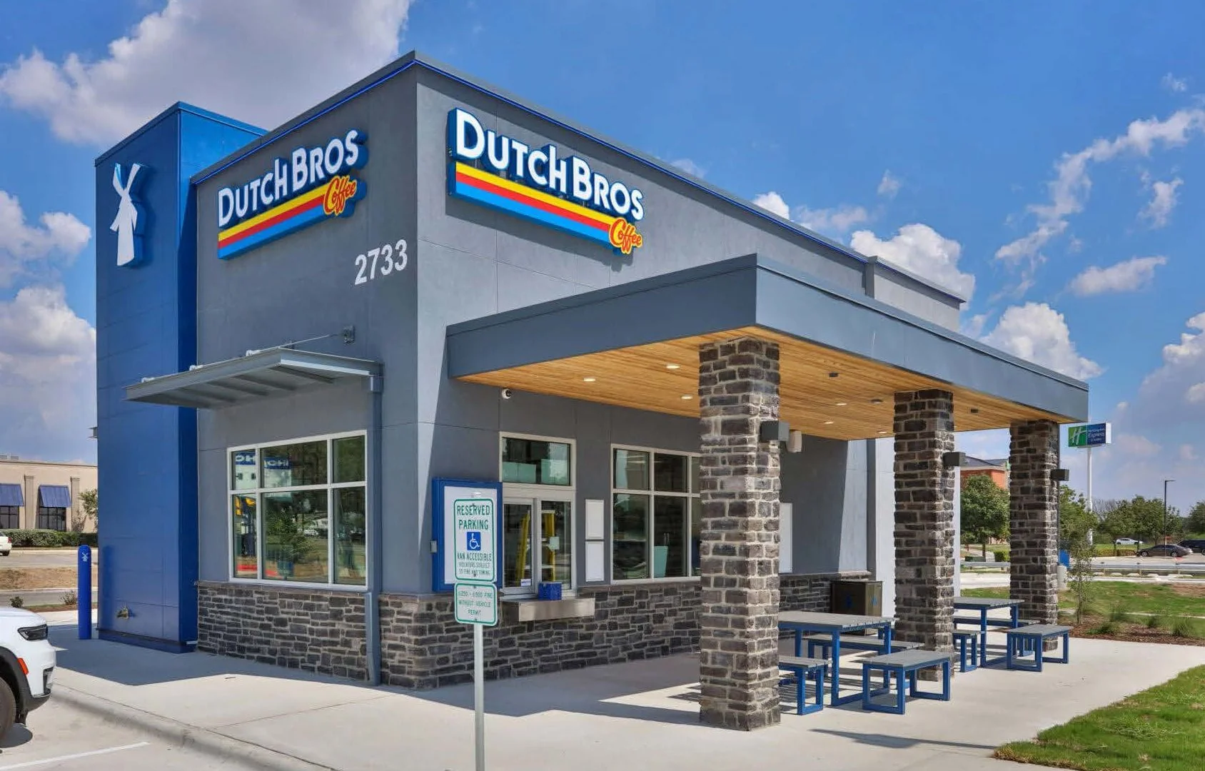 Dutch Bros Corporate Guaranty Nyse Bros 54K Carsday — Sale in Peoria, IL, photo 1 of 1