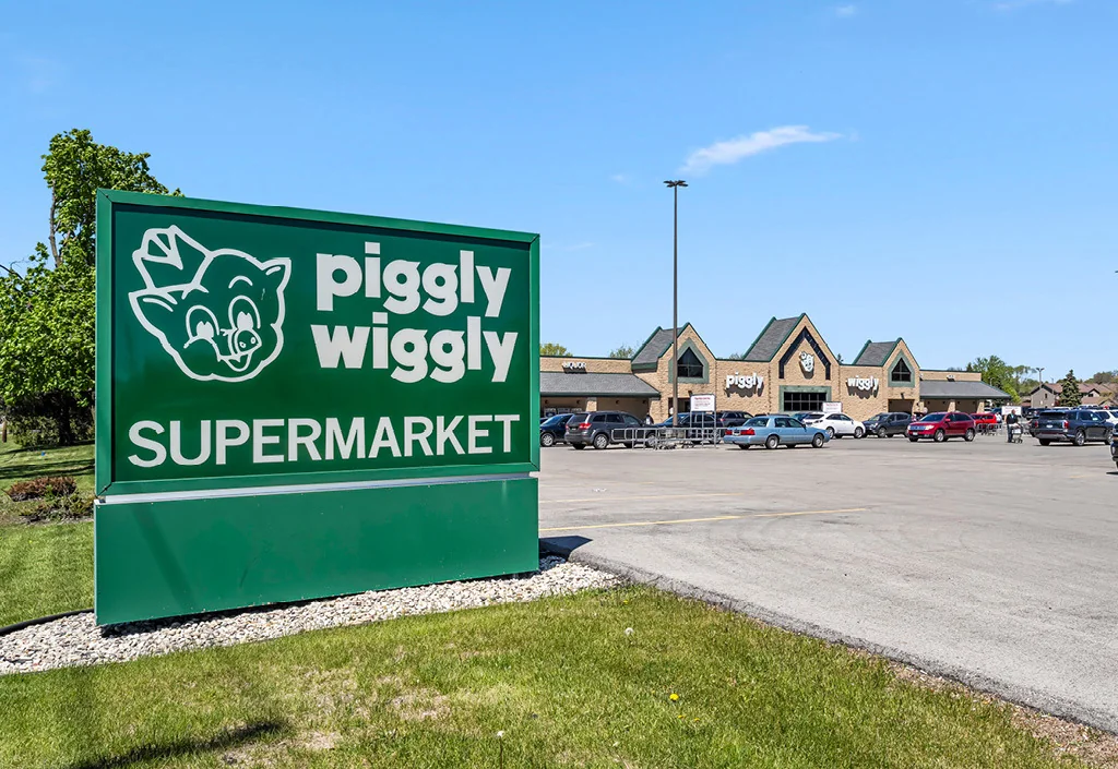 Piggly Wiggly (Grocer) NNN | Strong Reported Sales — Sale in Mount Pleasant, WI, photo 3 of 8