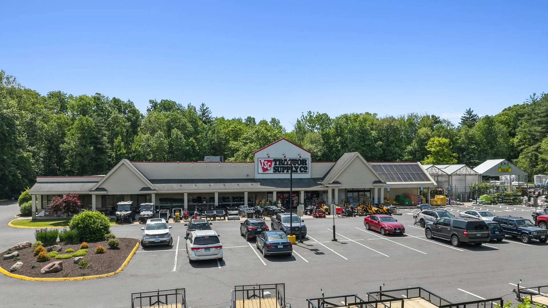 Tractor Supply Co. — Sale in Farmington, CT, photo 1 of 2