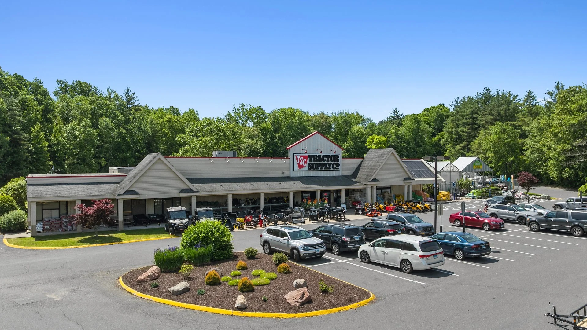 Tractor Supply Co. — Sale in Farmington, CT, photo 2 of 2