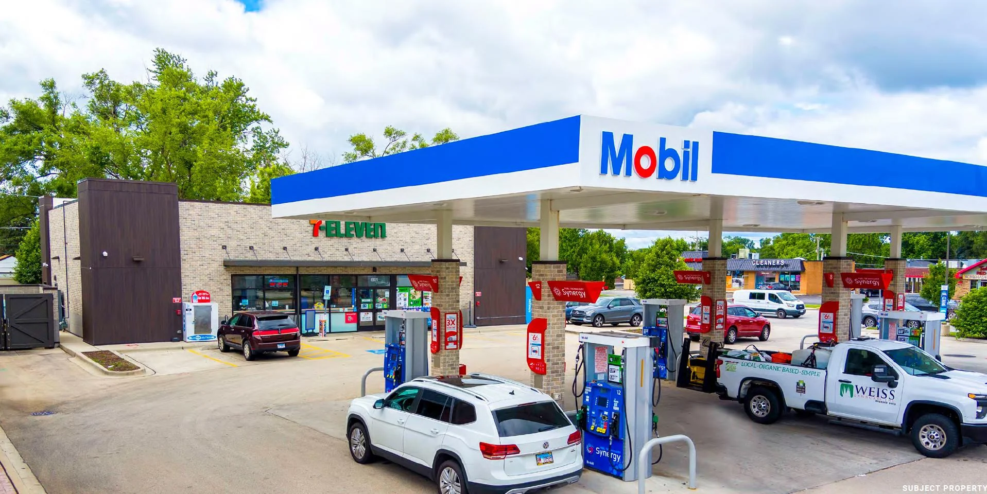Corporate 7-Eleven w/ Gas - Bonus Depreciation… — Sale in Downers Grove, IL, photo 1 of 4