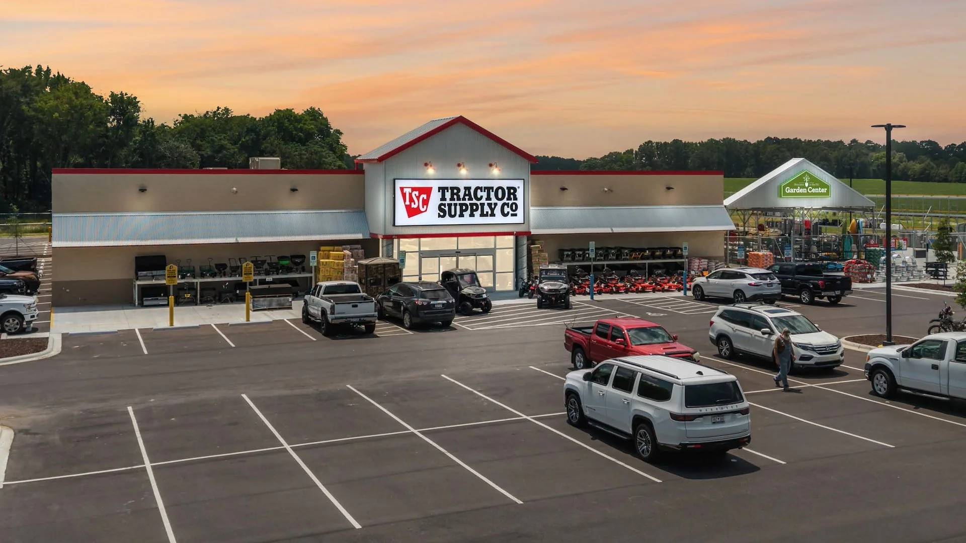Tractor Supply Co | New 15-Year Corporate Lease |… — Sale in Cheraw, SC, photo 1 of 2