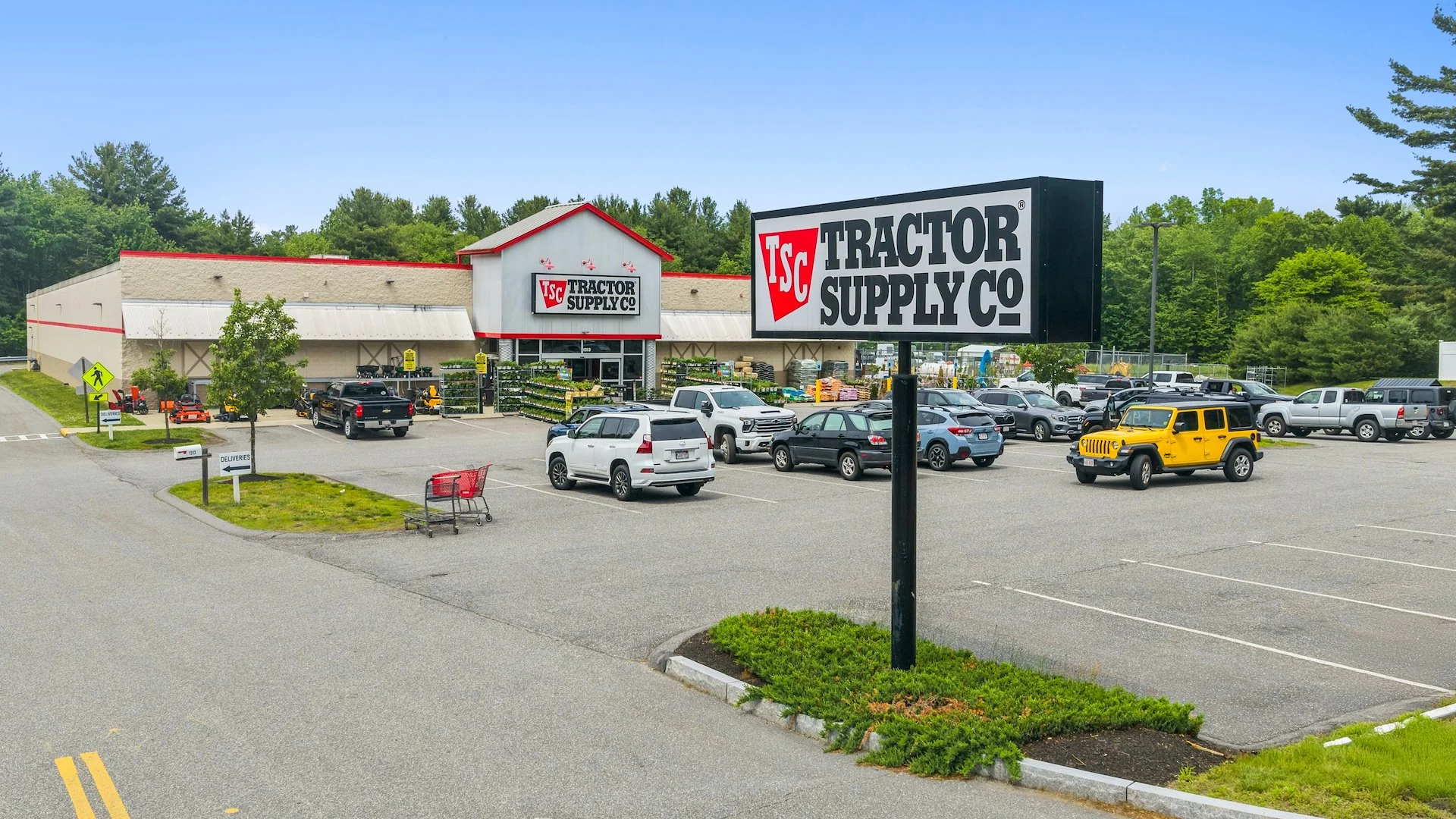 Tractor Supply Co — Sale in Millis, MA, photo 1 of 1