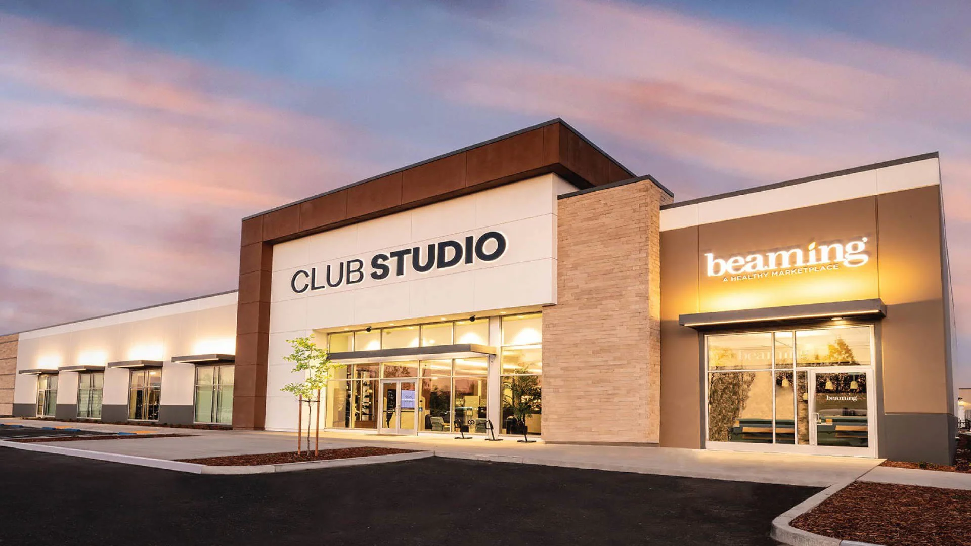 Club Studio | Austin, TX | 18+ Yr Lease | S&P… — Sale in Austin, TX, photo 1 of 7