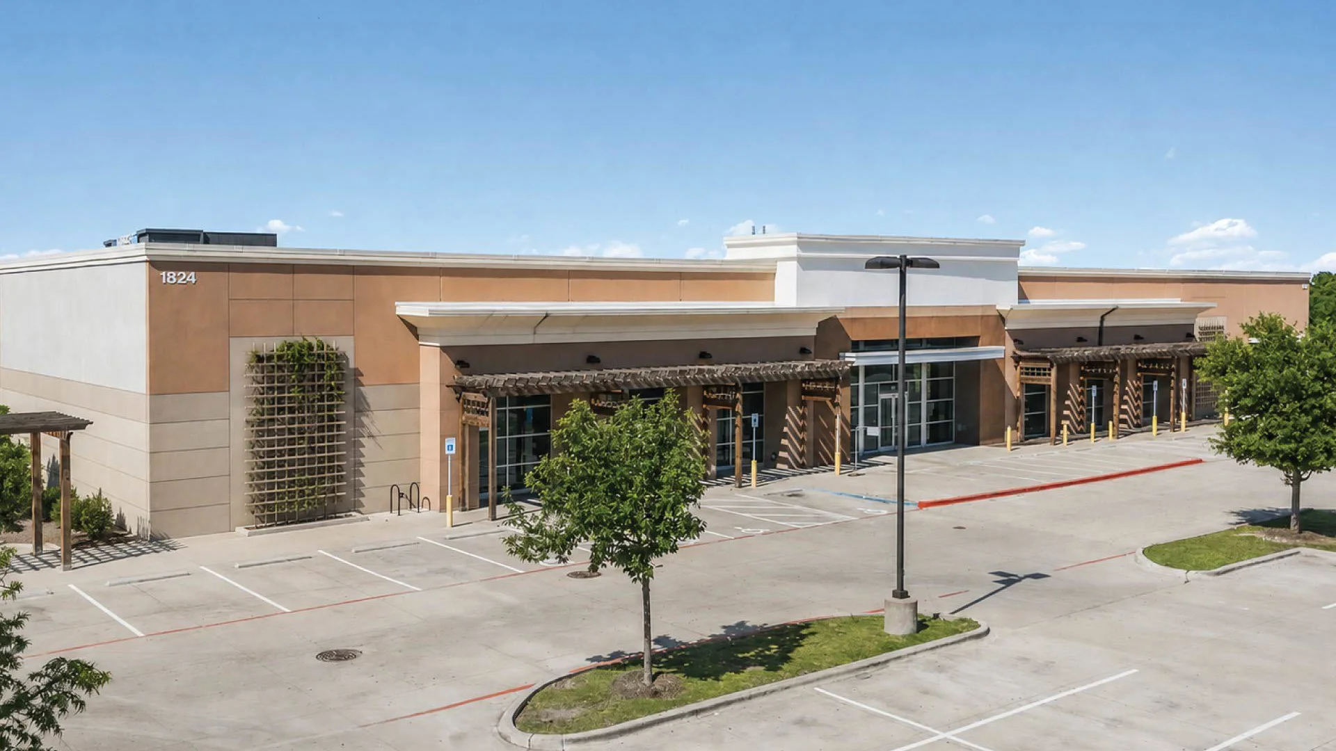 Club Studio | Austin, TX | 18+ Yr Lease | S&P… — Sale in Austin, TX, photo 2 of 7