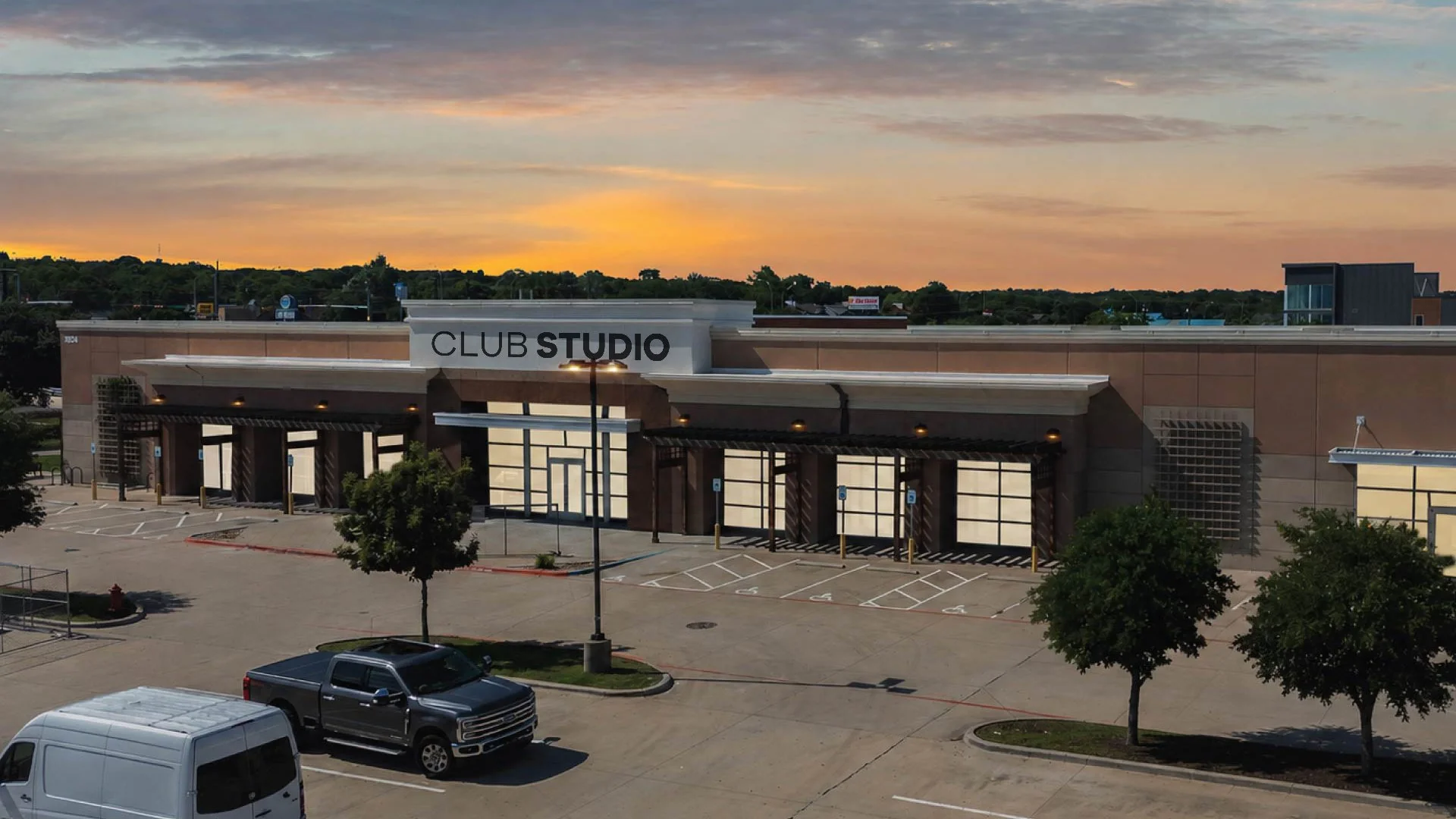 Club Studio | Austin, TX | 18+ Yr Lease | S&P… — Sale in Austin, TX, photo 6 of 7