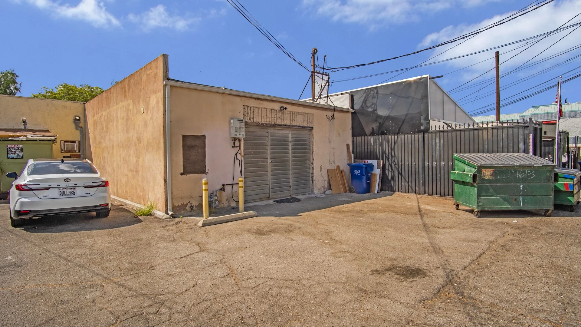 1613 W Burbank Blvd — Sale in Burbank, CA, photo 2 of 4