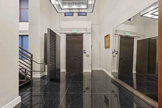 Retail/Office Condominium — Sale in San Francisco, CA, photo 2 of 5