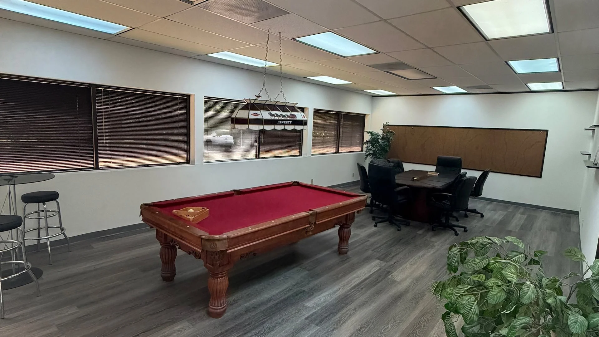 10575 Westoffice Dr — Sale in Houston, TX, photo 2 of 5