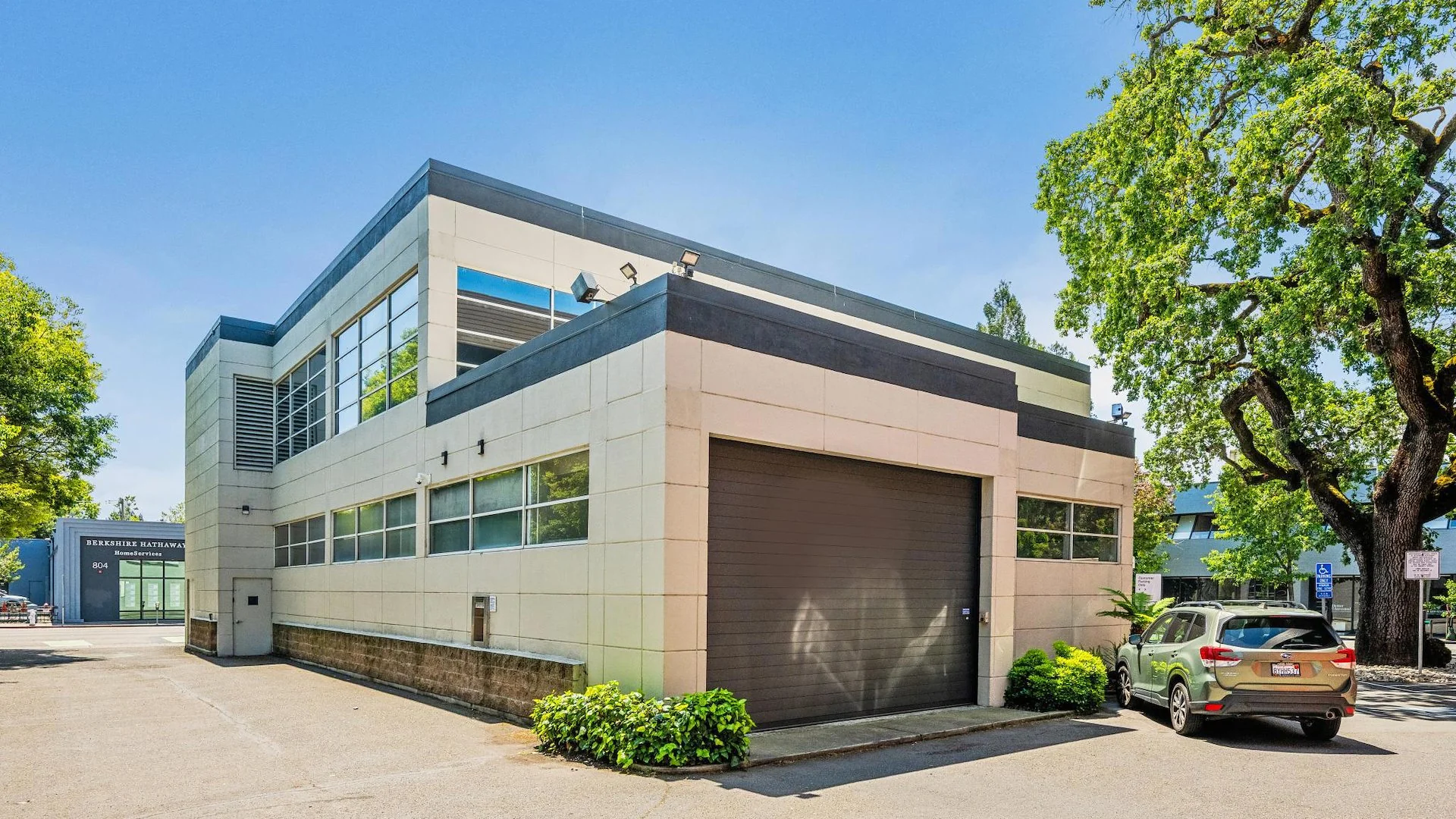Value-Add / Owner User Office Building | Ground Floor… — Sale in Santa Rosa, CA, photo 2 of 5