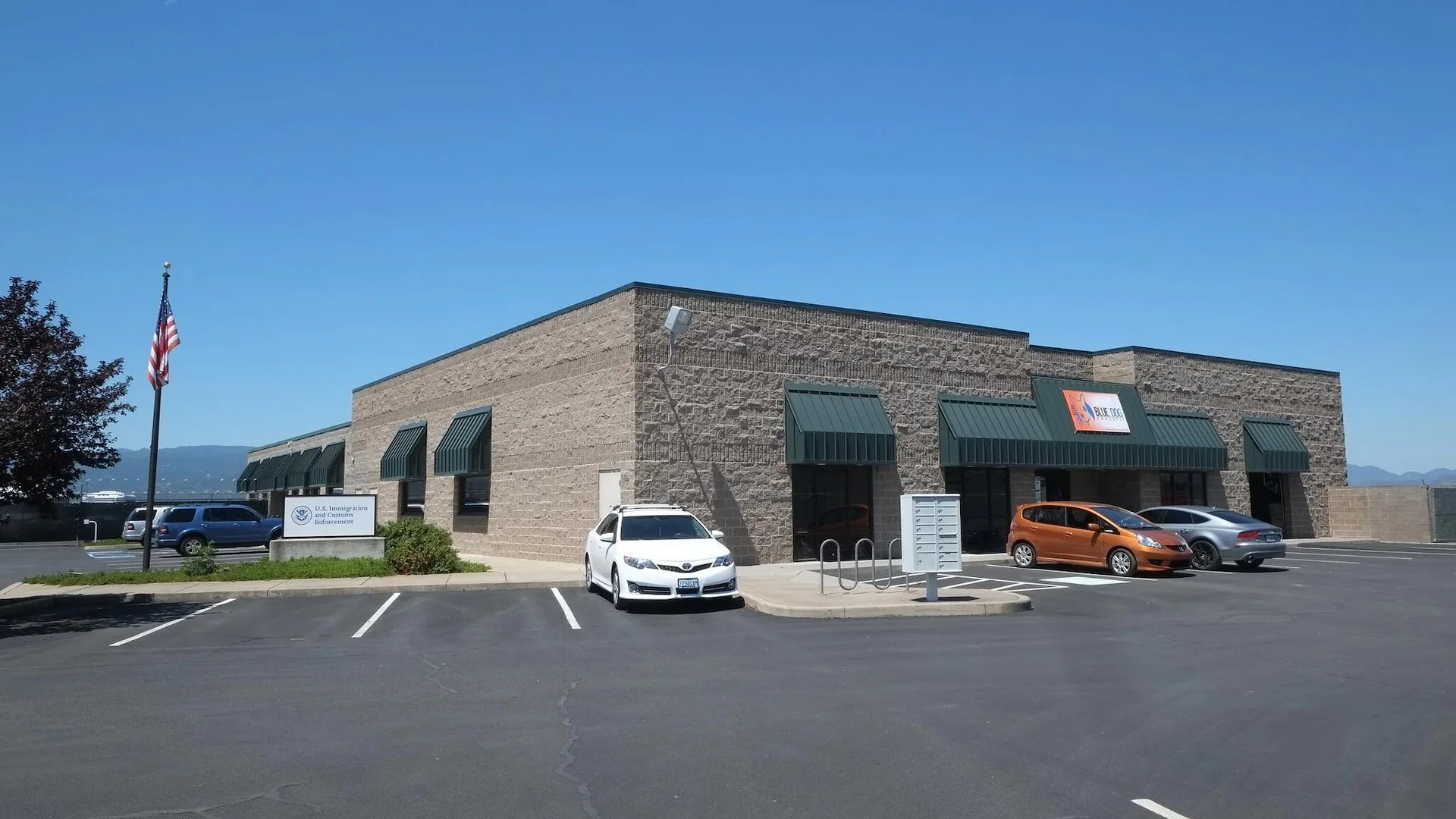 3715-3719 International Way — Sale in Medford, OR, photo 1 of 2