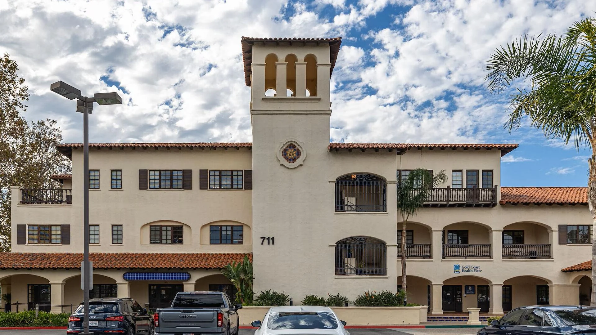 711 E Daily Dr — Sale in Camarillo, CA, photo 2 of 2